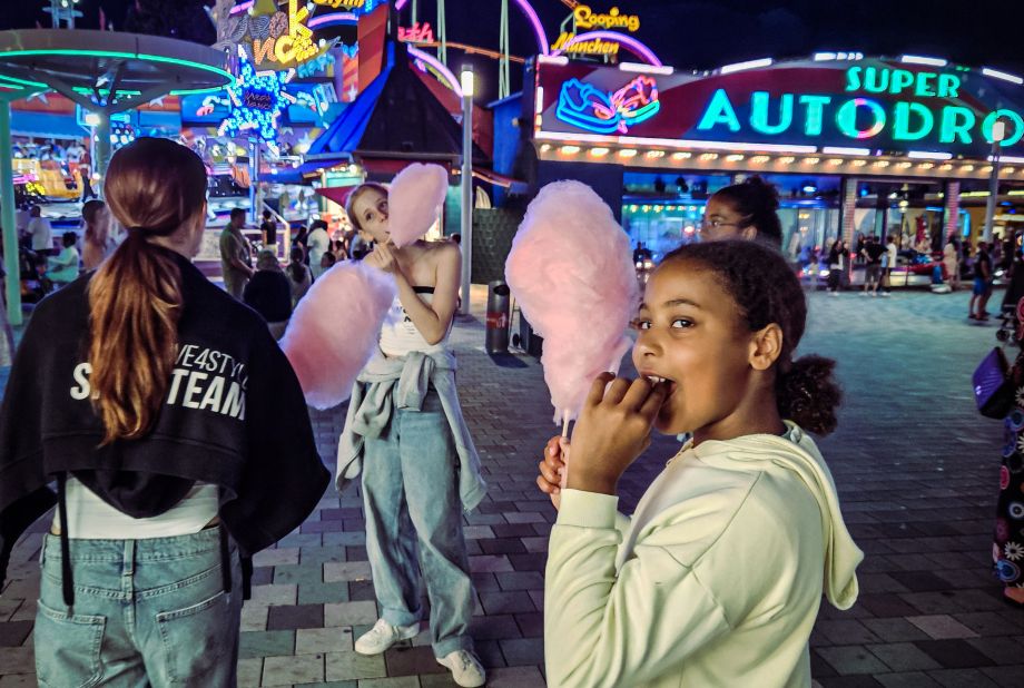 Zuckerwatte statt Handy: Smartphone-Pause im Prater