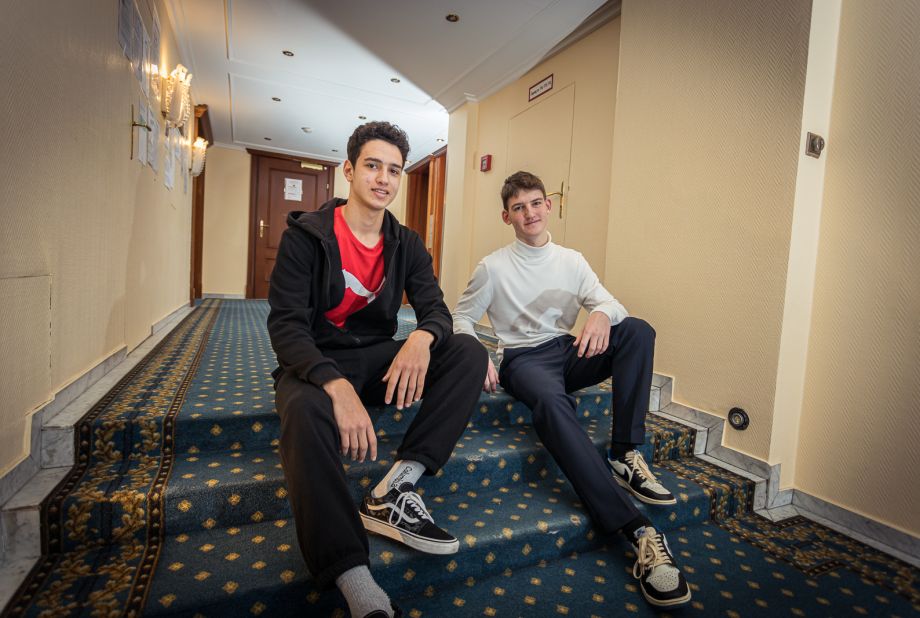 Vladyslav und Yurii in der  Grundversorgungs- einrichtung Hotel de France des Samariterbundes